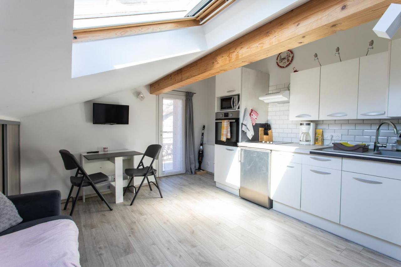 Le Coq Charmant Petit Studio En Centre Ville D'Embrun Exteriör bild